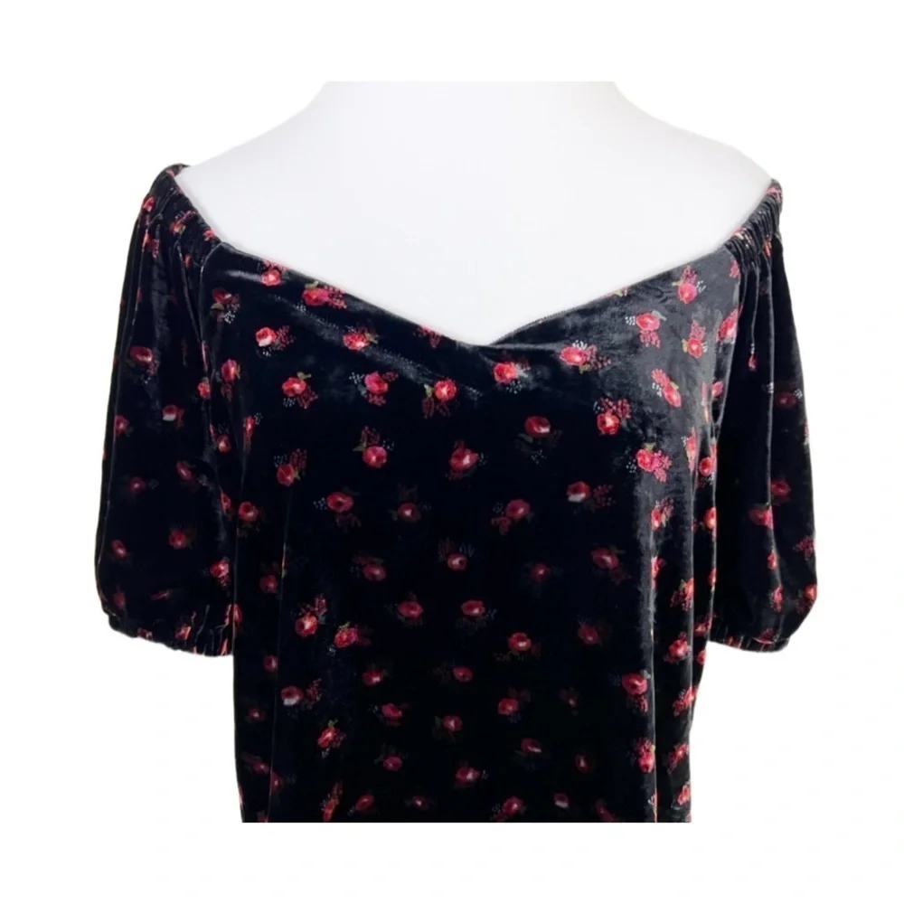 Ann Taylor Loft Velvet Floral Puff Sleeve V-Neck Blouse Black Red Size Medium - Picture 5 of 11